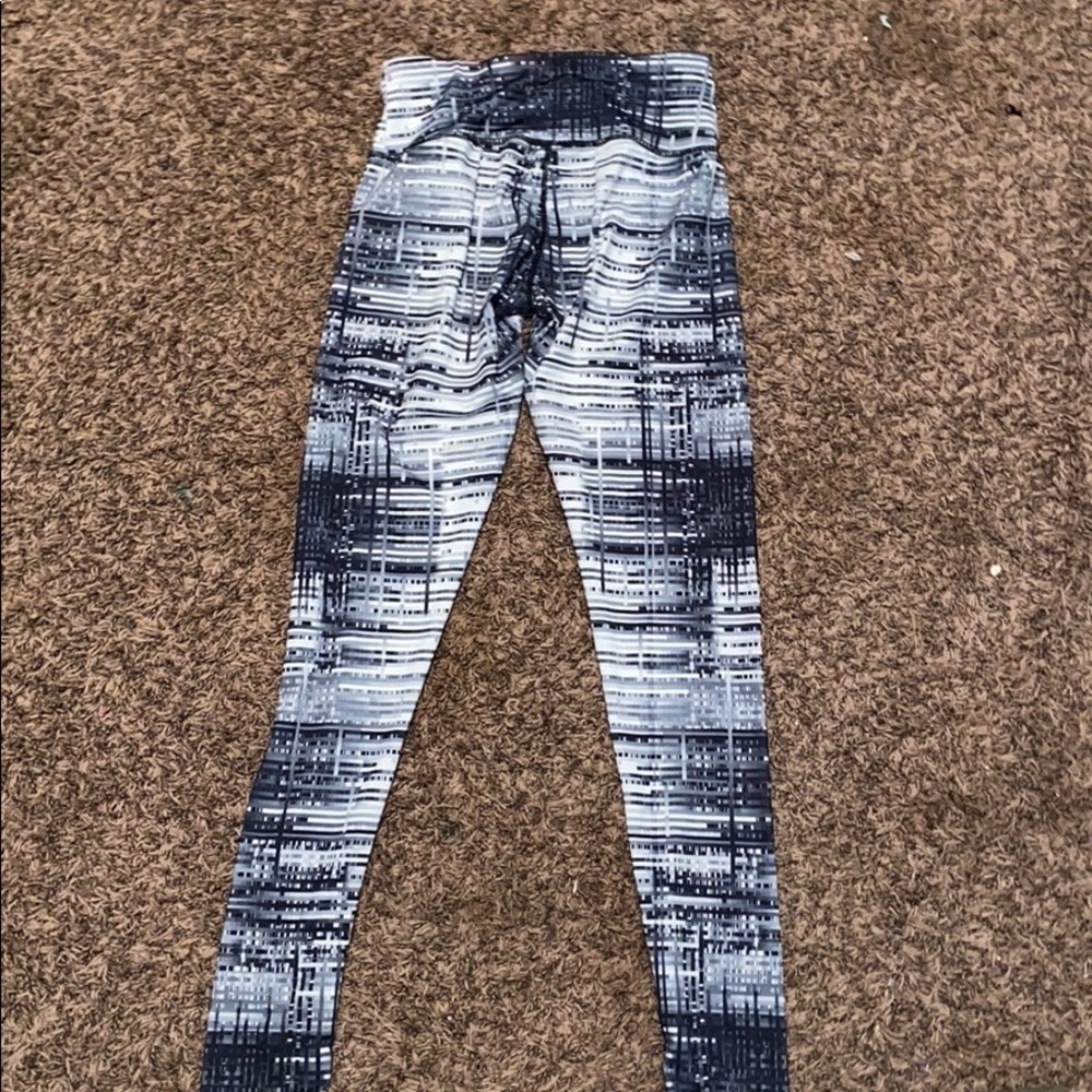 Black/gray/white athletic leggings